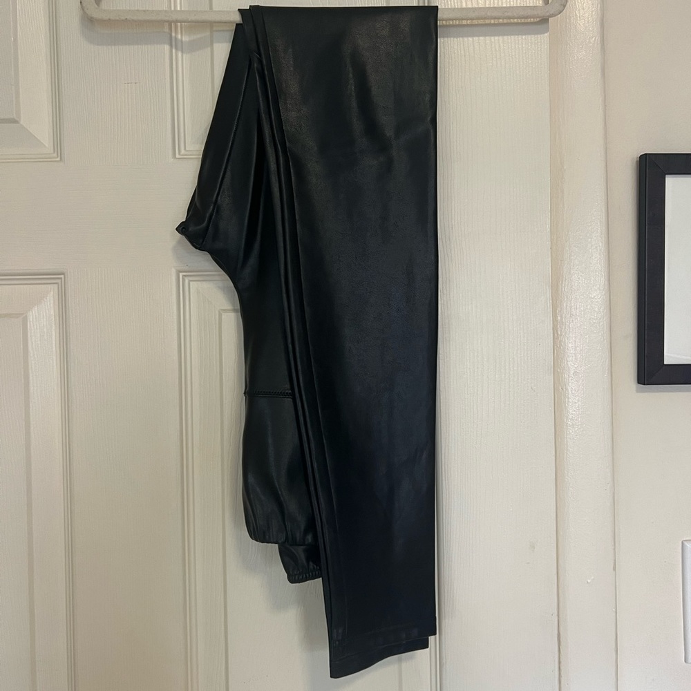 Aritzia Wilfred Free Leather Leggings XS